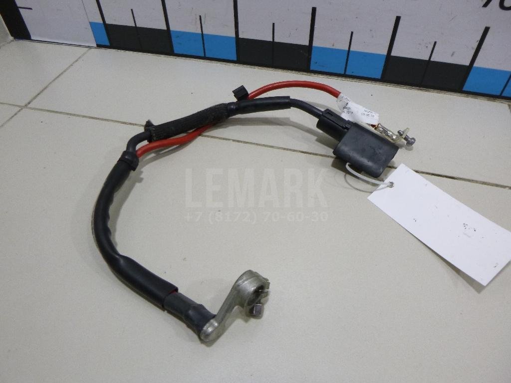 Клемма аккумулятора плюс