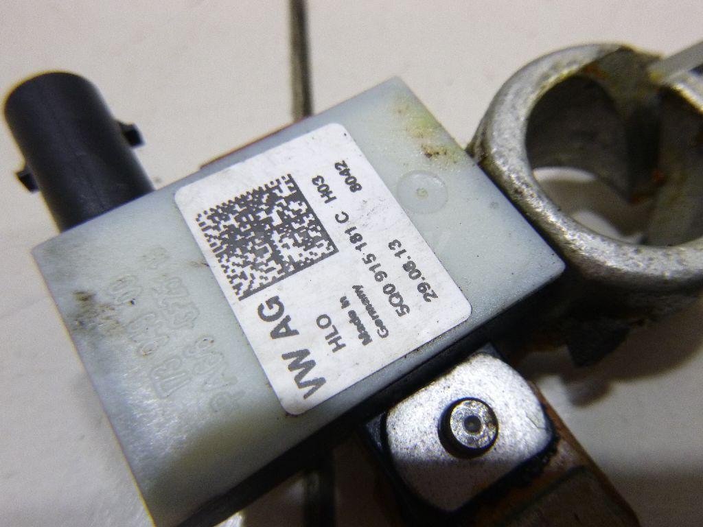 Клемма аккумулятора минус