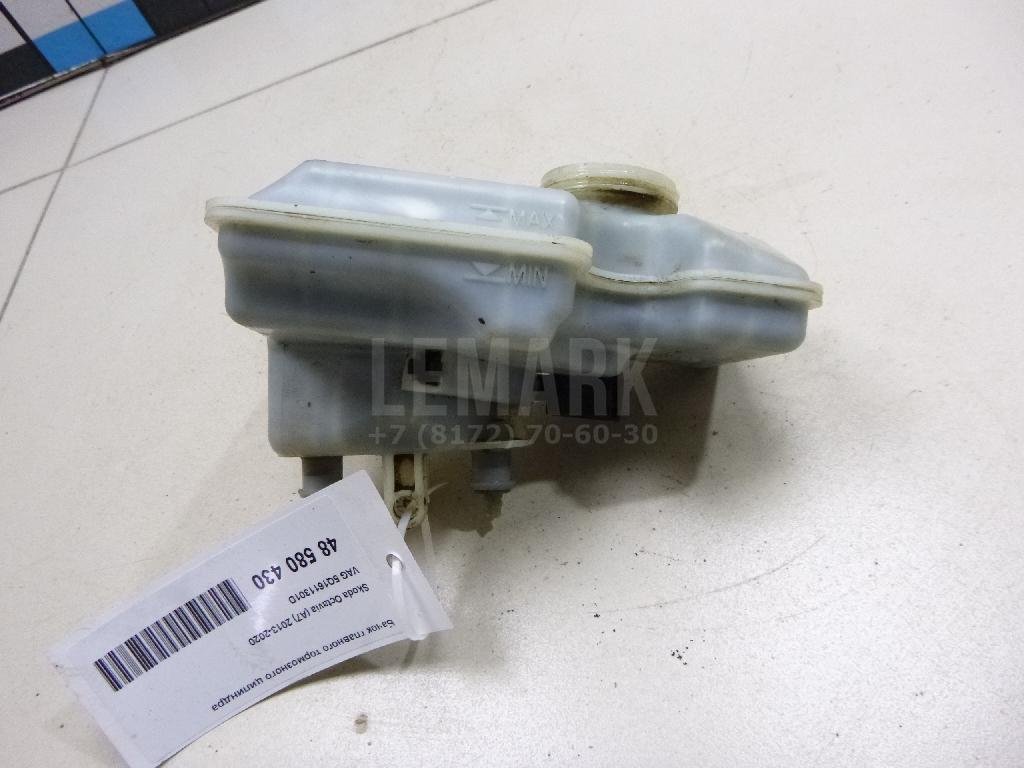 Бачок главного тормозного цилиндра