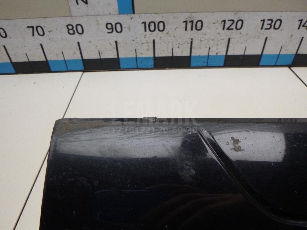 Накладка двери передней правой