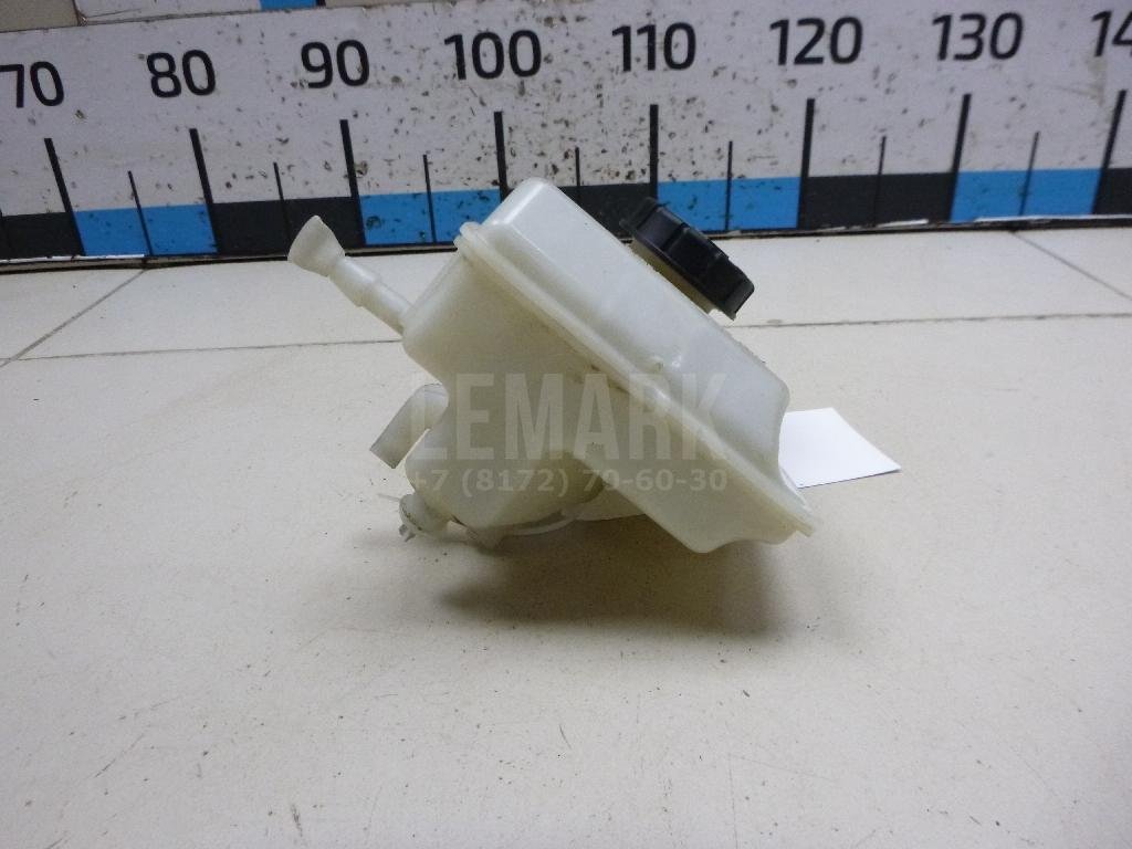 Бачок главного тормозного цилиндра