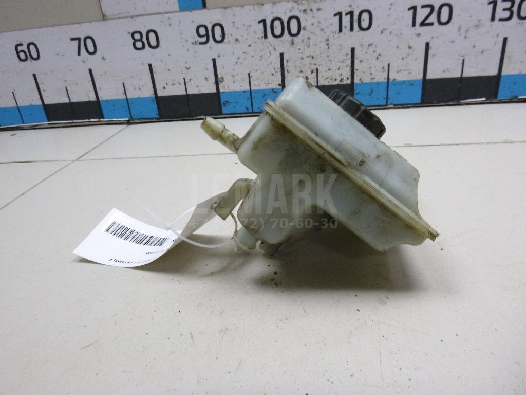 Бачок главного тормозного цилиндра