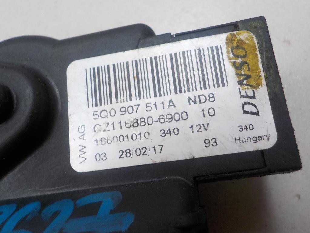 Моторчик заслонки отопителя