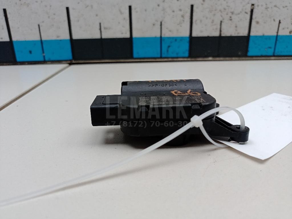 Моторчик заслонки отопителя