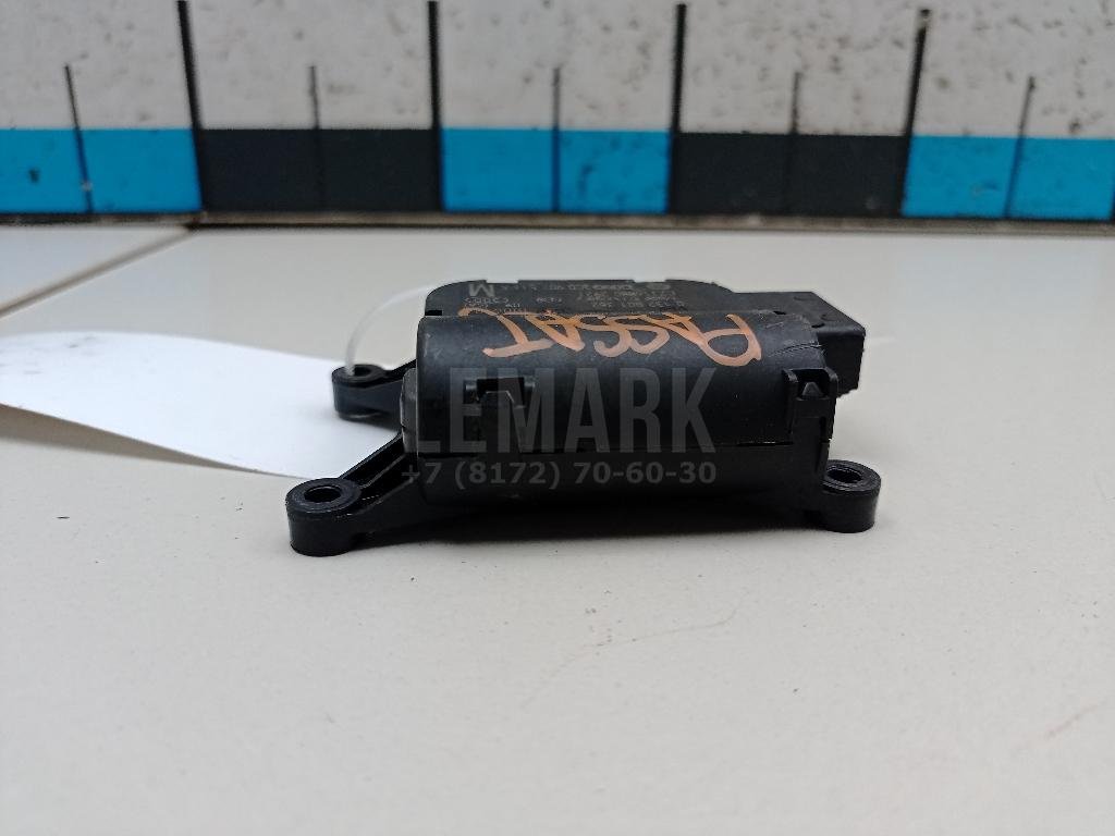 Моторчик заслонки отопителя