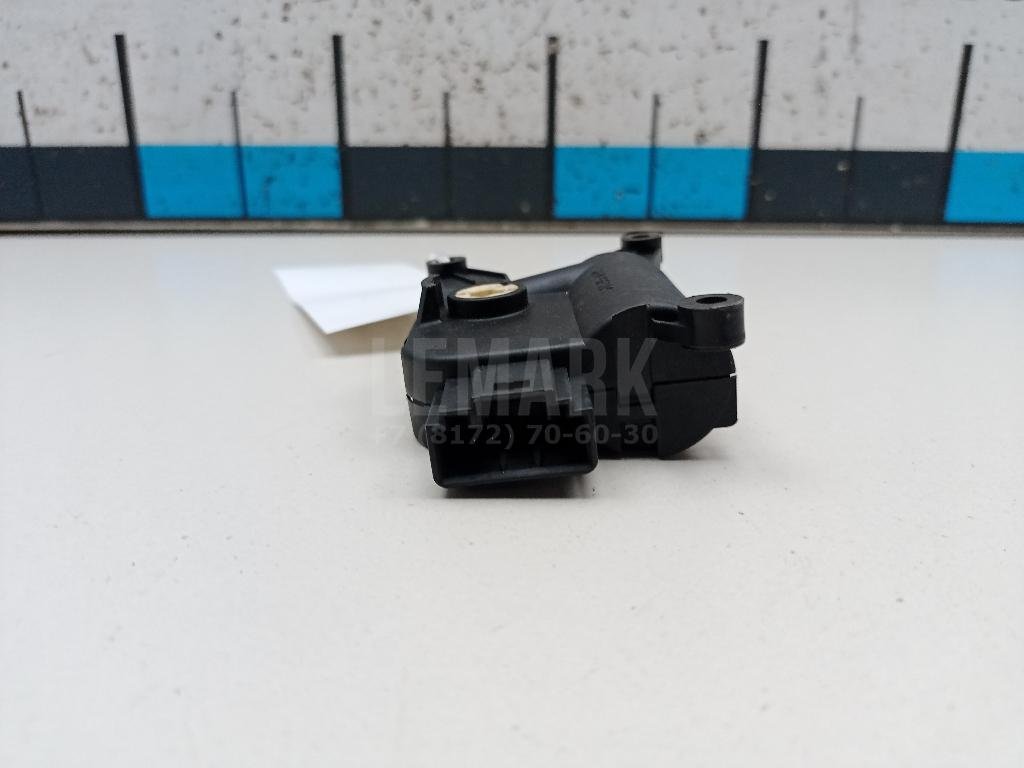 Моторчик заслонки отопителя