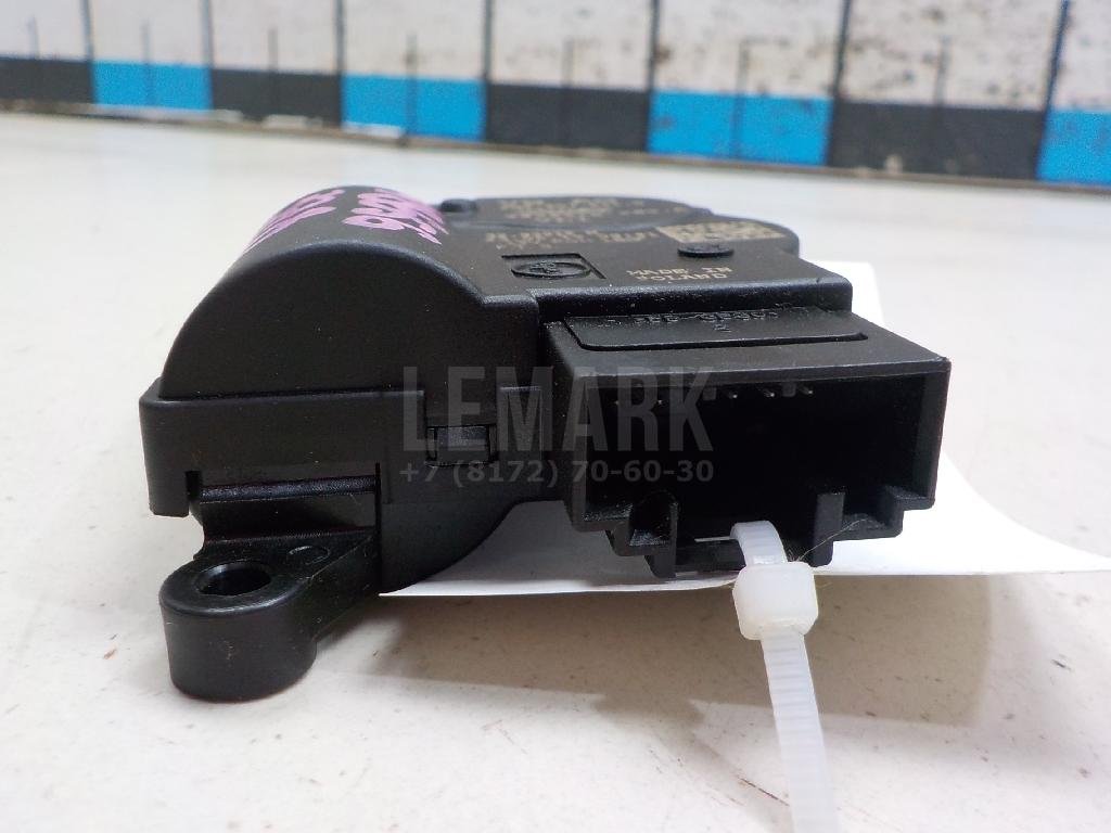 Моторчик заслонки отопителя