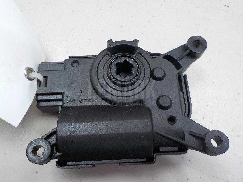 Моторчик заслонки отопителя