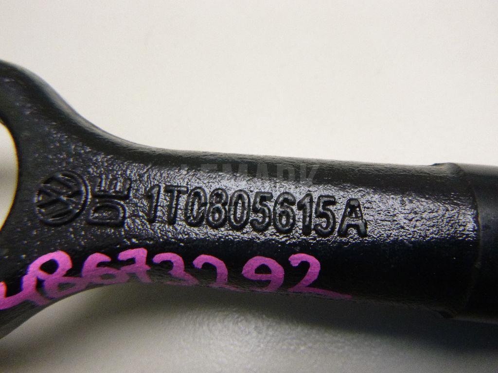 Крюк буксировочный