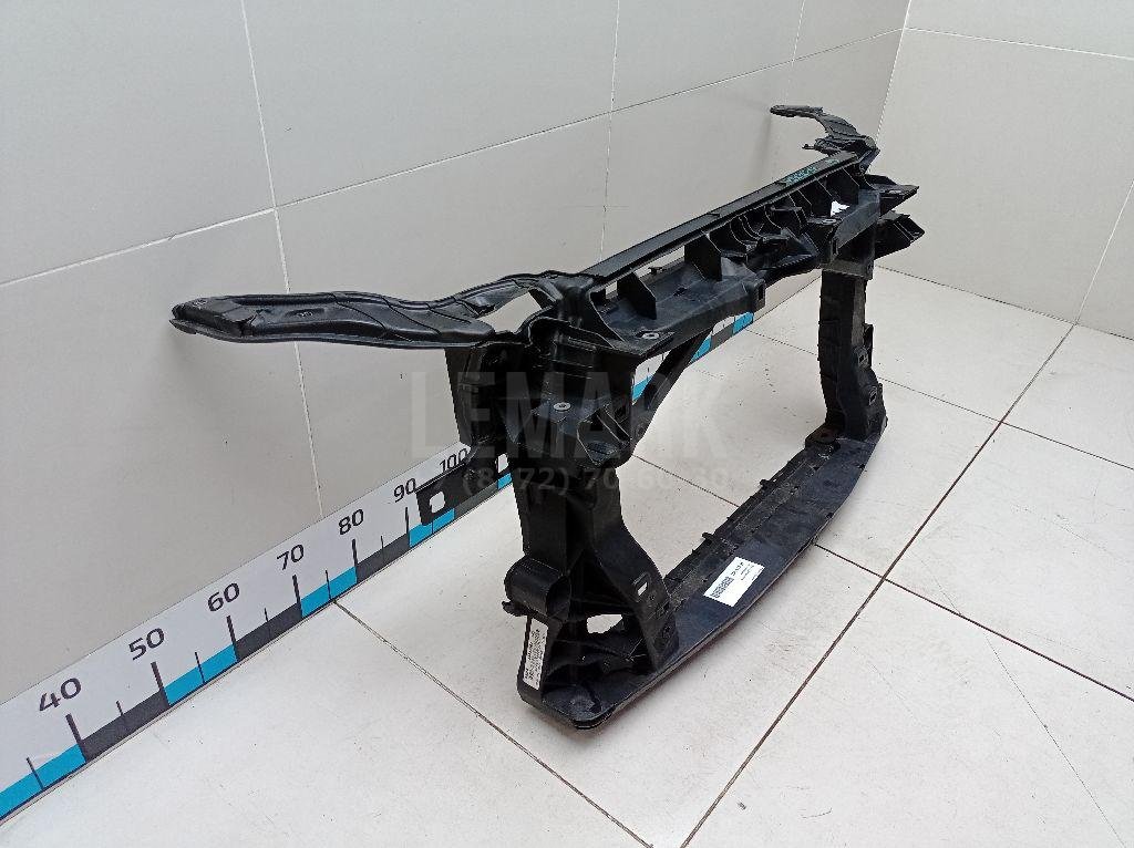 Панель передняя