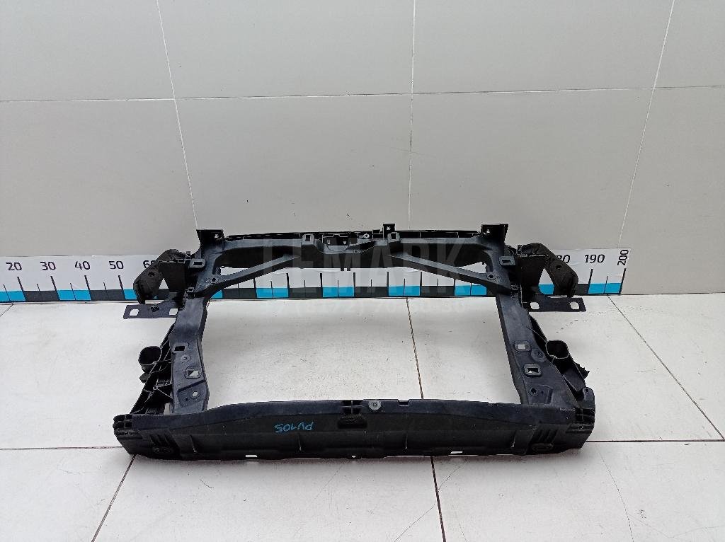 Панель передняя