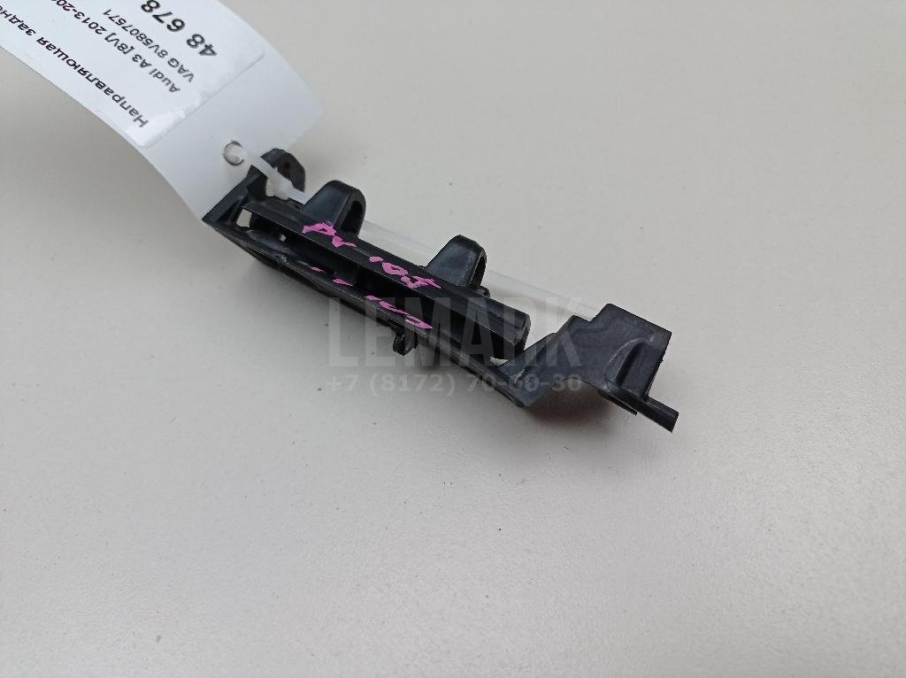 Направляющая заднего бампера левая