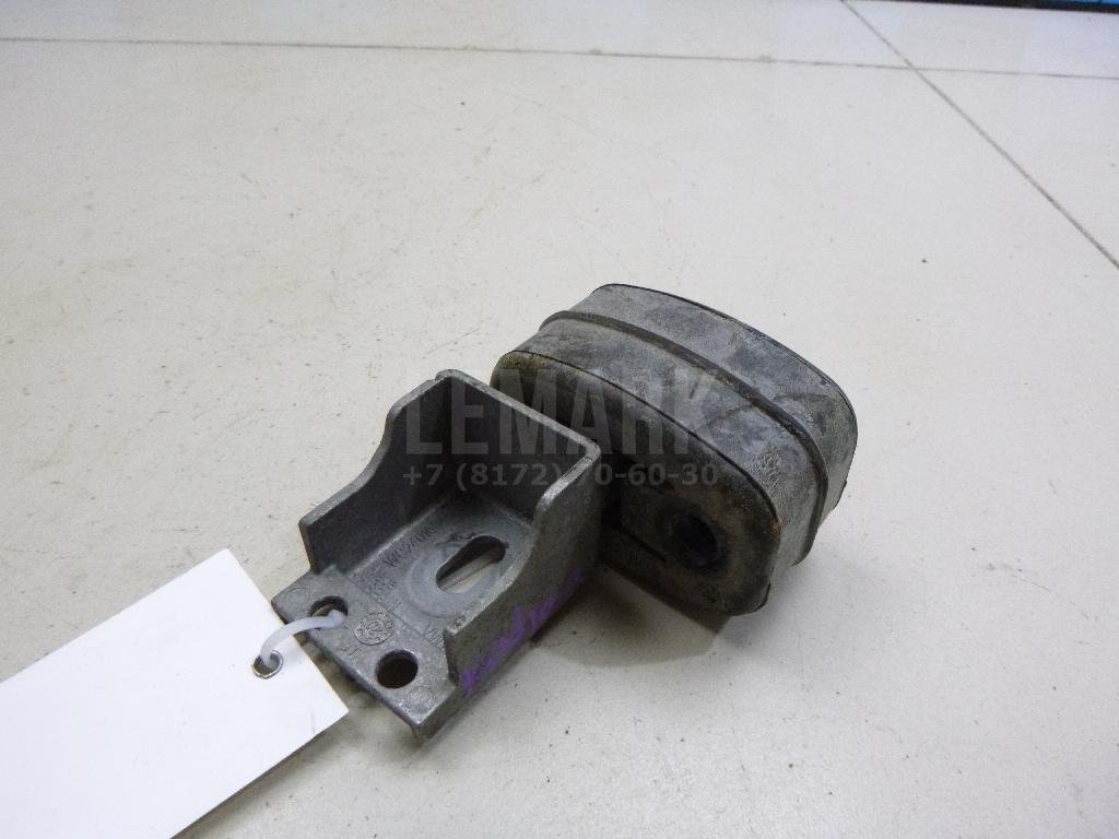 Кронштейн глушителя