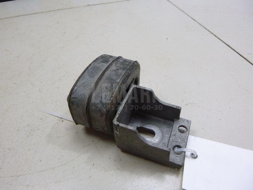 Кронштейн глушителя