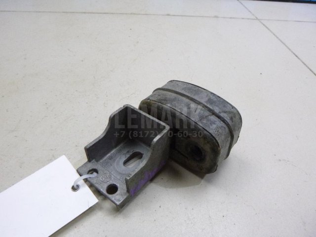 Кронштейн глушителя