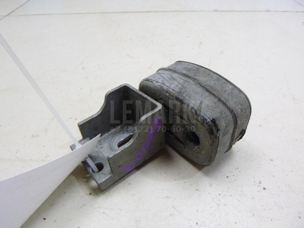 Кронштейн глушителя