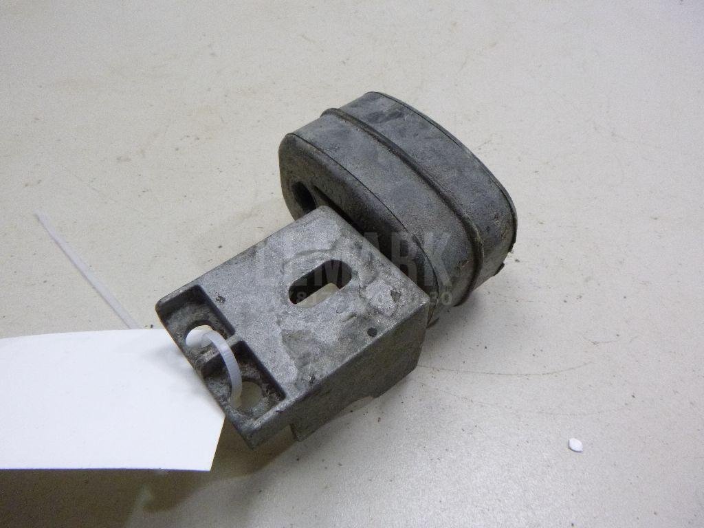 Кронштейн глушителя