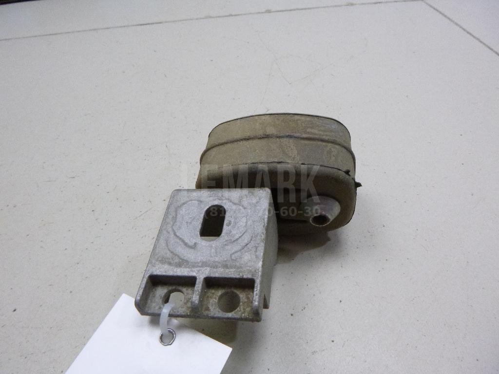 Кронштейн глушителя