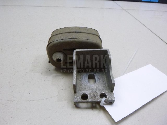 Кронштейн глушителя