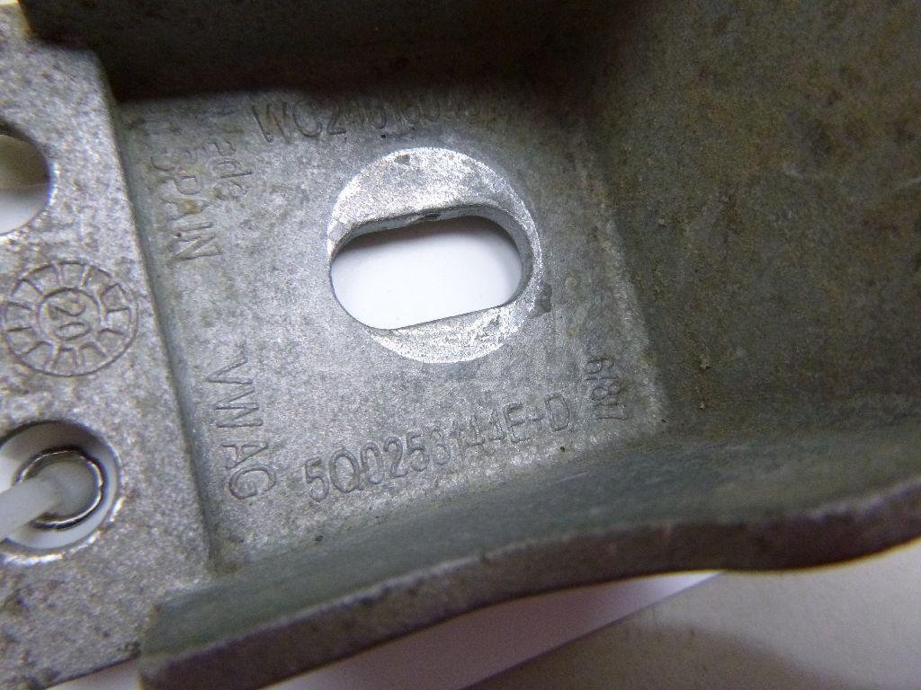 Кронштейн глушителя