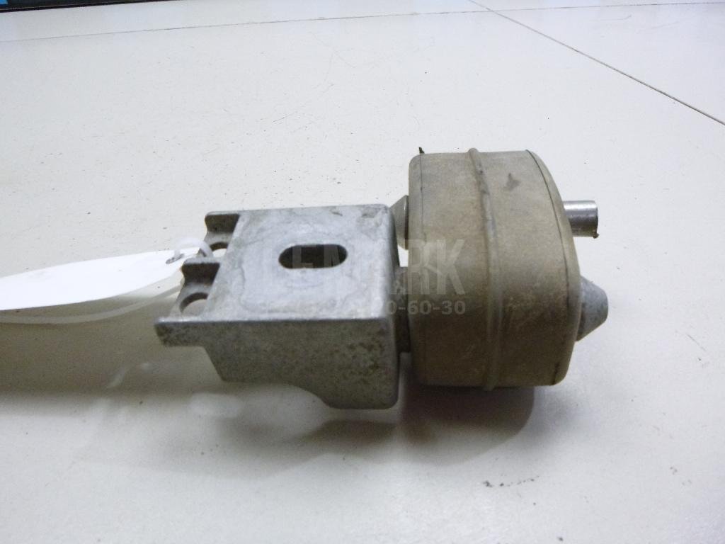 Кронштейн глушителя