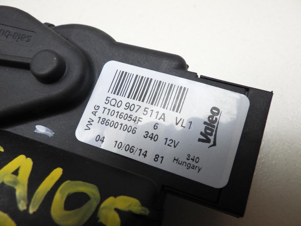 Моторчик заслонки отопителя