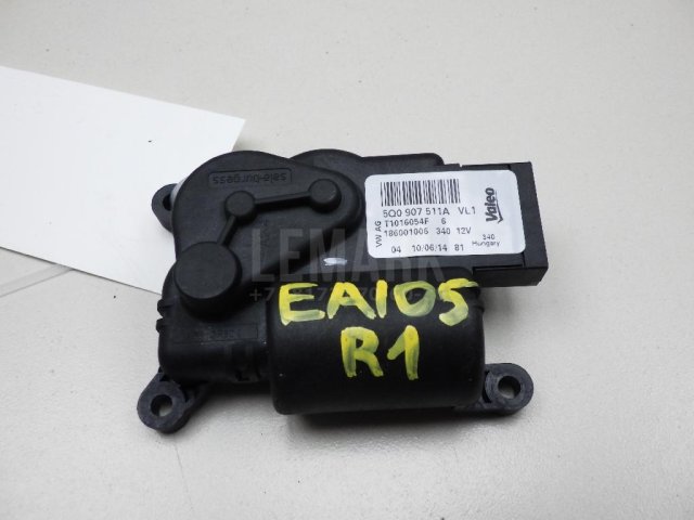 Моторчик заслонки отопителя