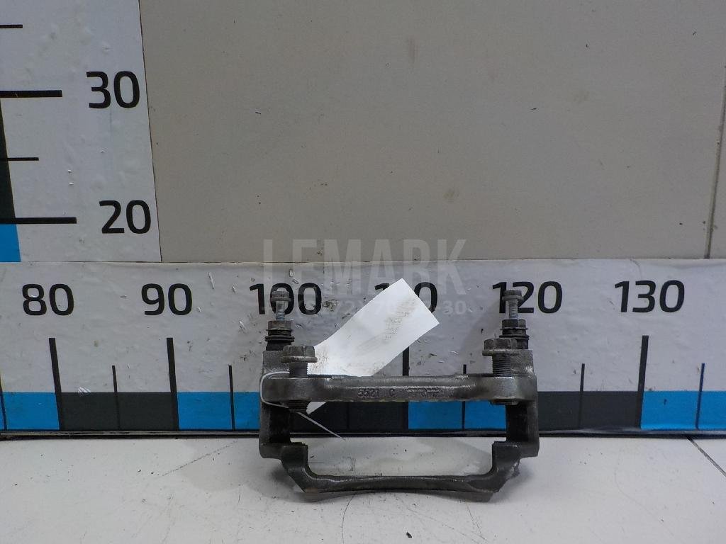 Скоба суппорта переднего правого