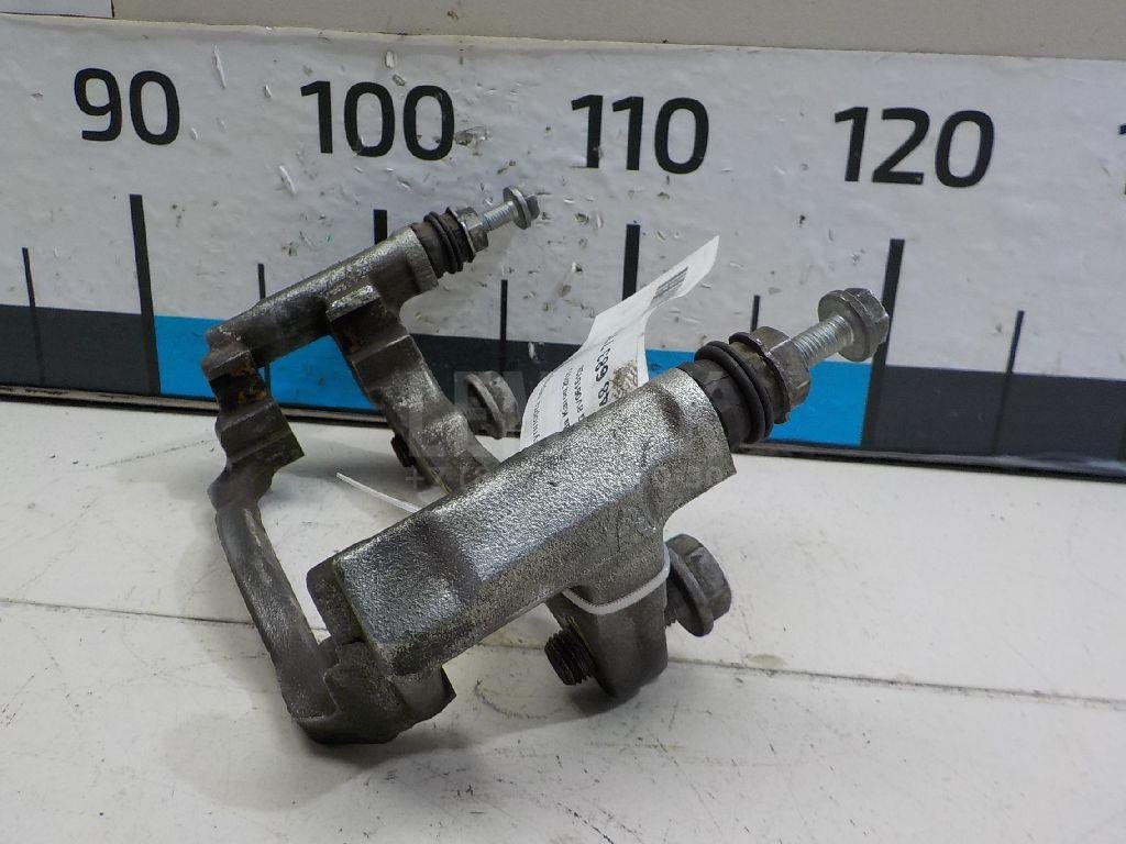 Скоба суппорта переднего правого