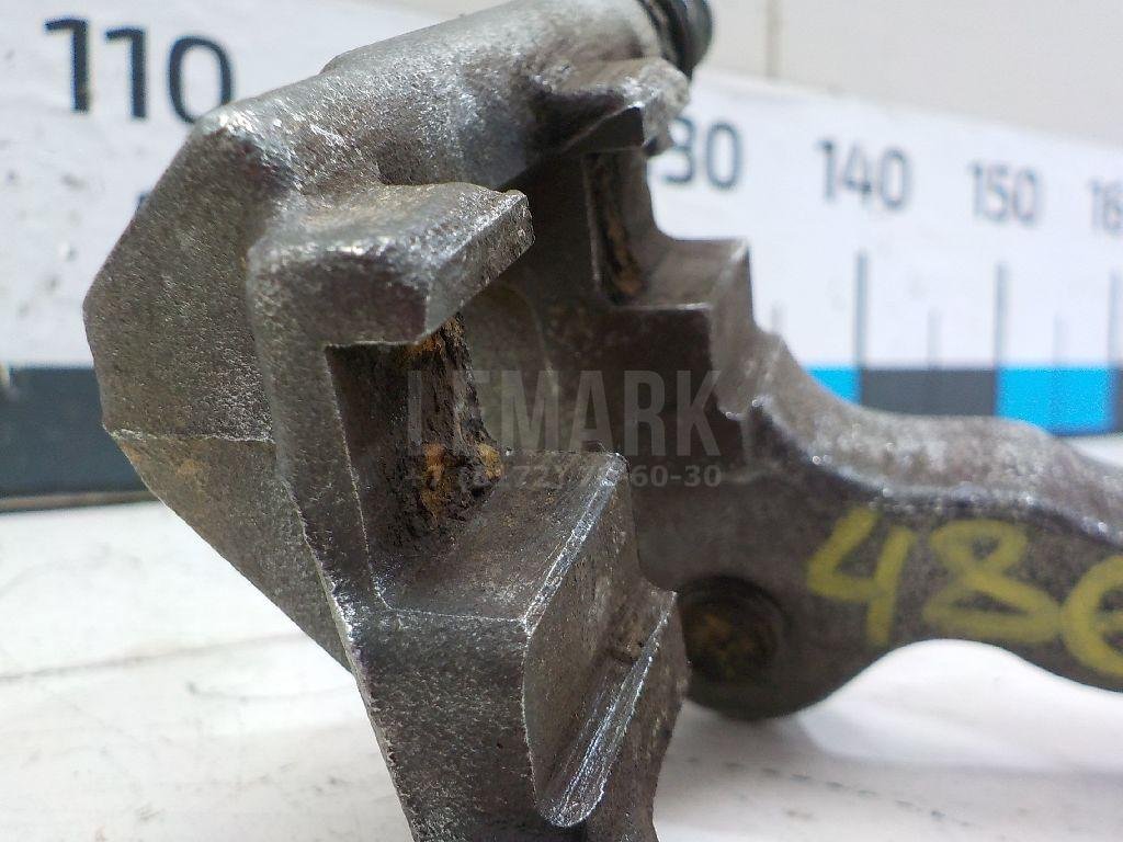 Скоба суппорта переднего правого