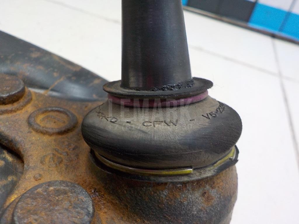 Рычаг передний левый