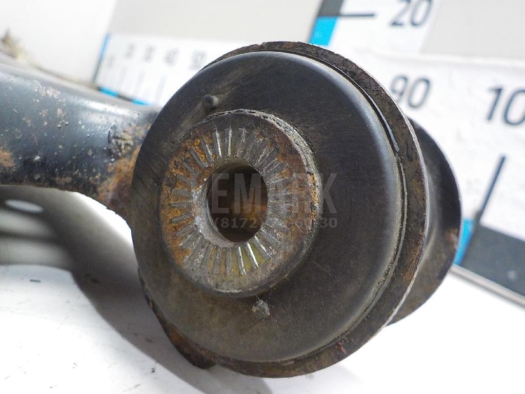 Рычаг передний левый