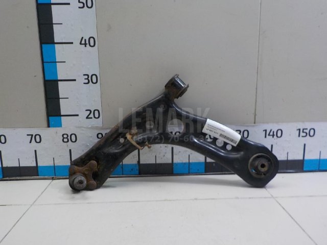 Рычаг передний левый