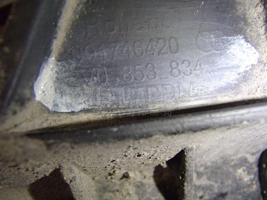 Брызговик задний правый