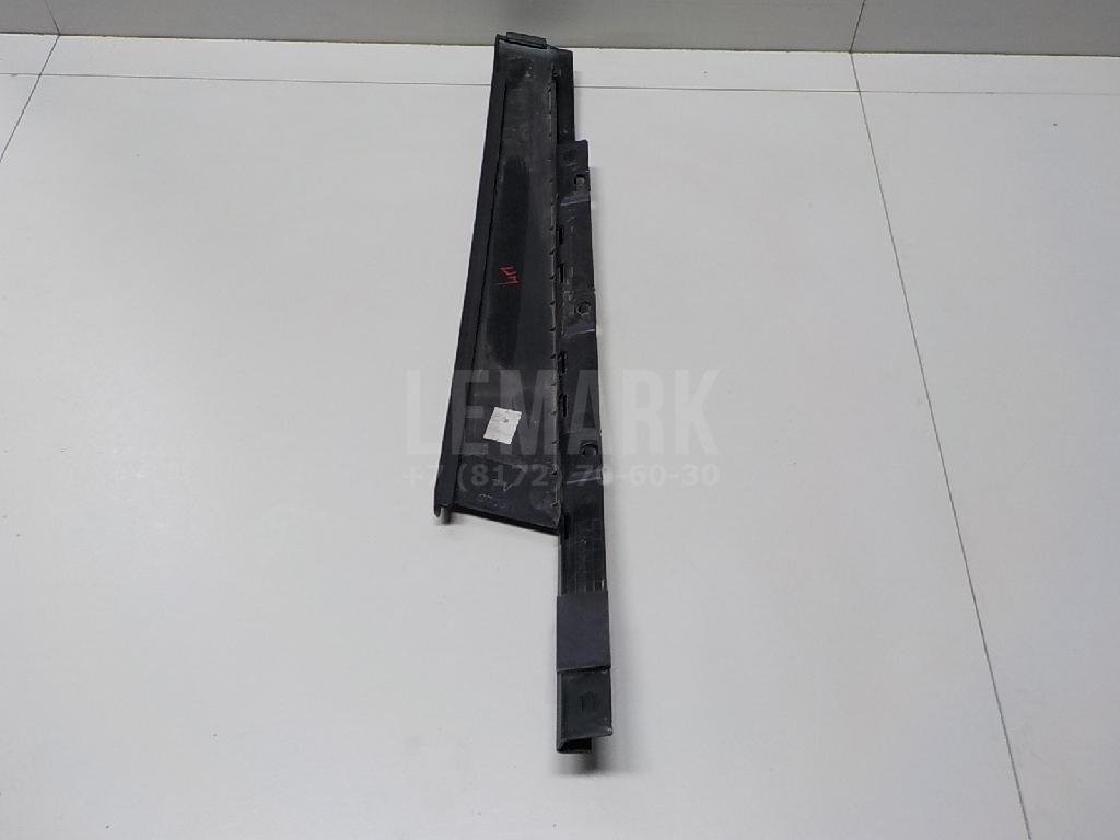 Накладка двери передней левой