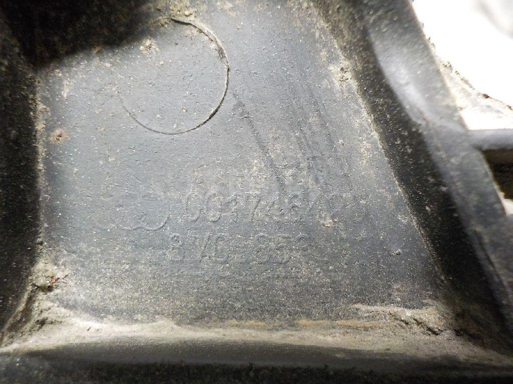 Брызговик задний левый