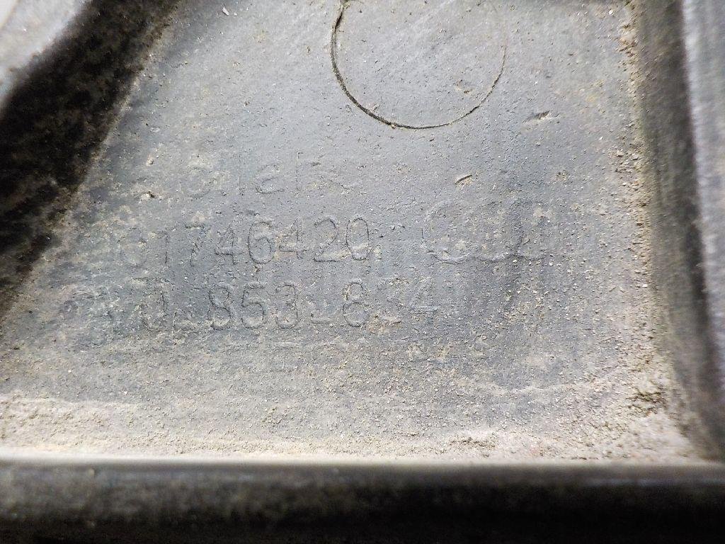 Брызговик задний правый