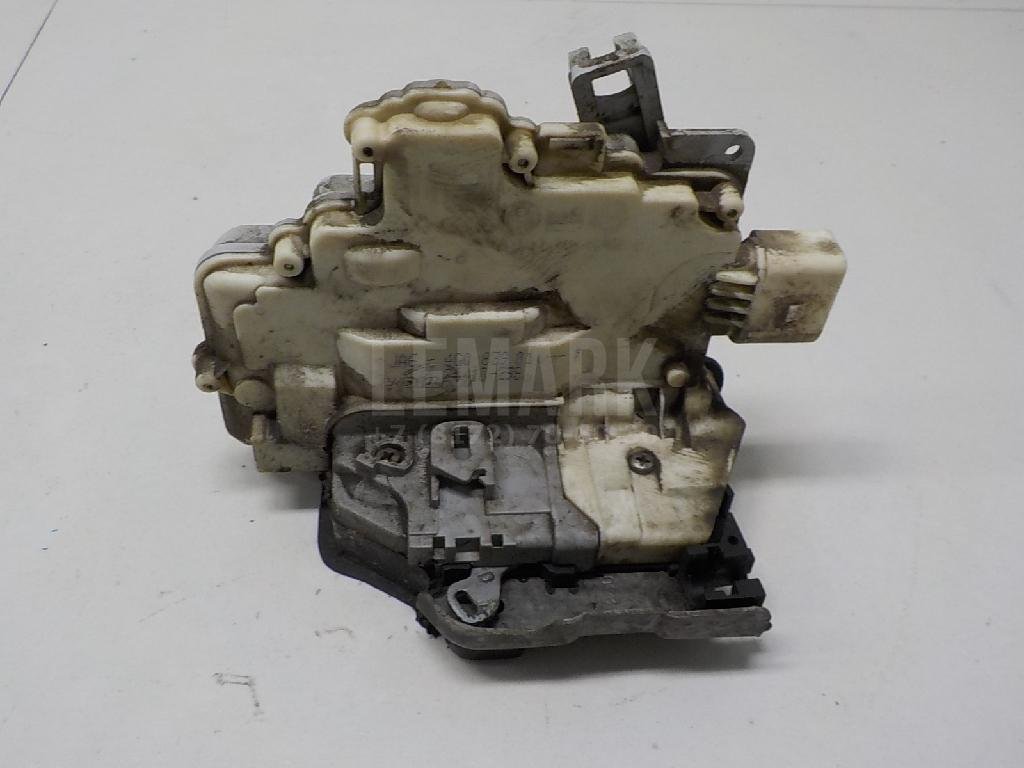 Замок двери задней правой