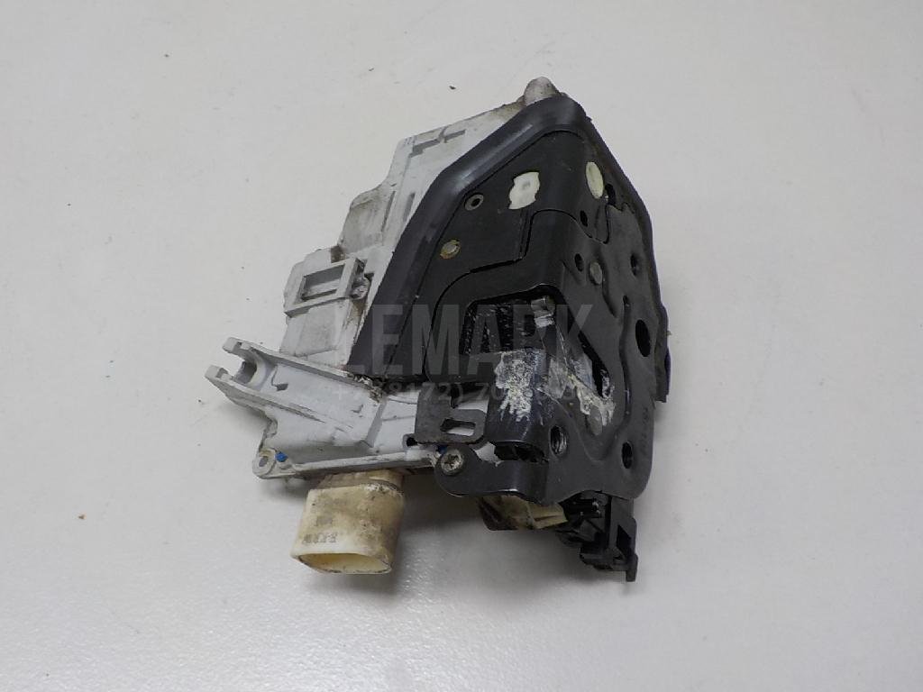 Замок двери задней правой