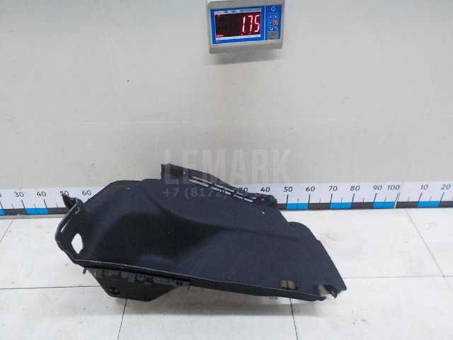 Обшивка багажника