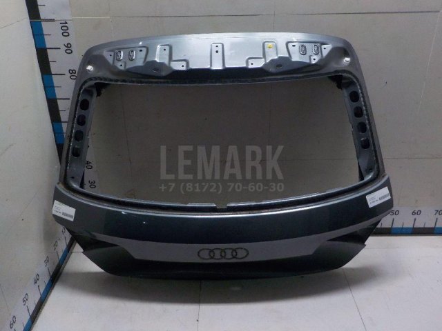 Дверь багажника