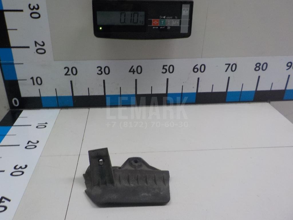 Брызговик задний правый