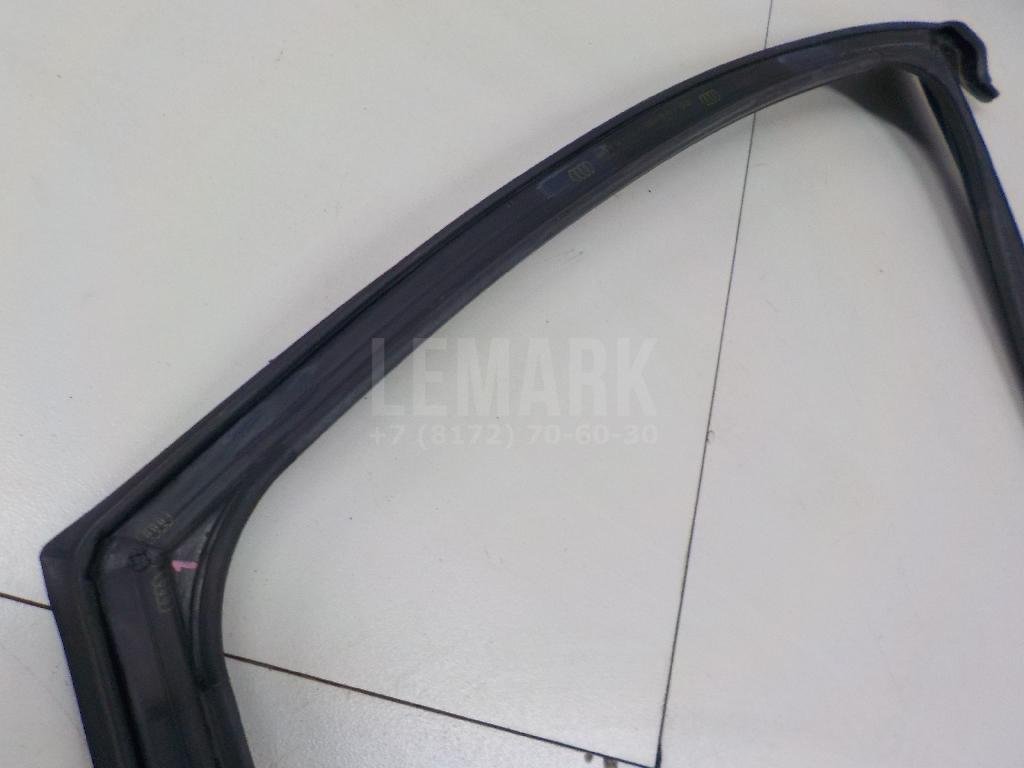 Уплотнитель стекла двери