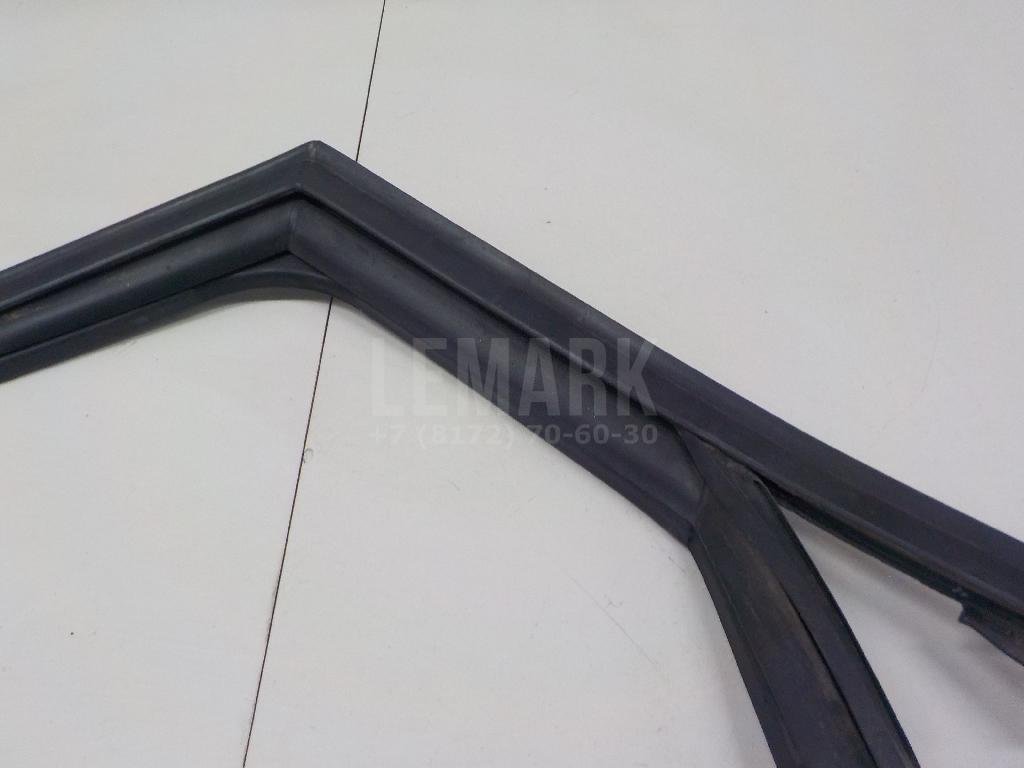 Уплотнитель стекла двери