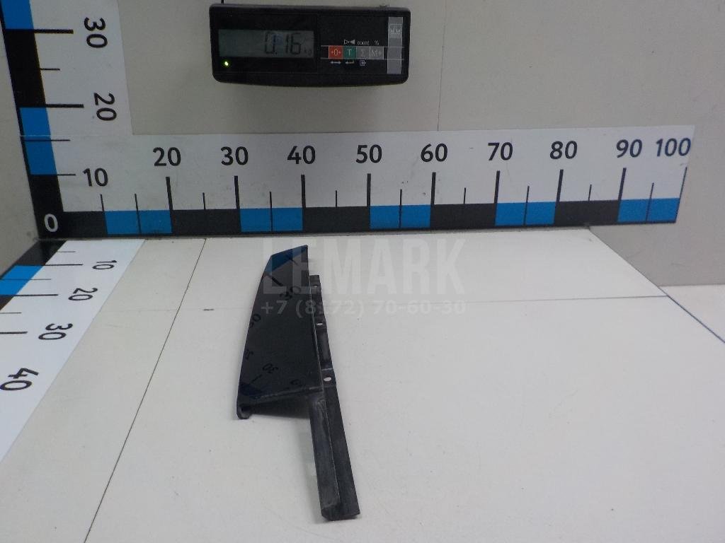 Накладка двери передней правой