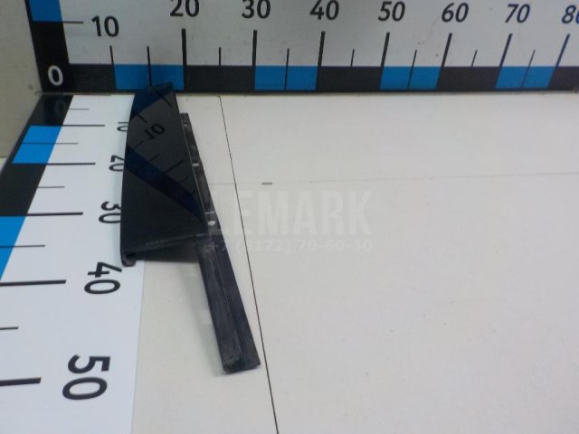 Накладка двери передней правой