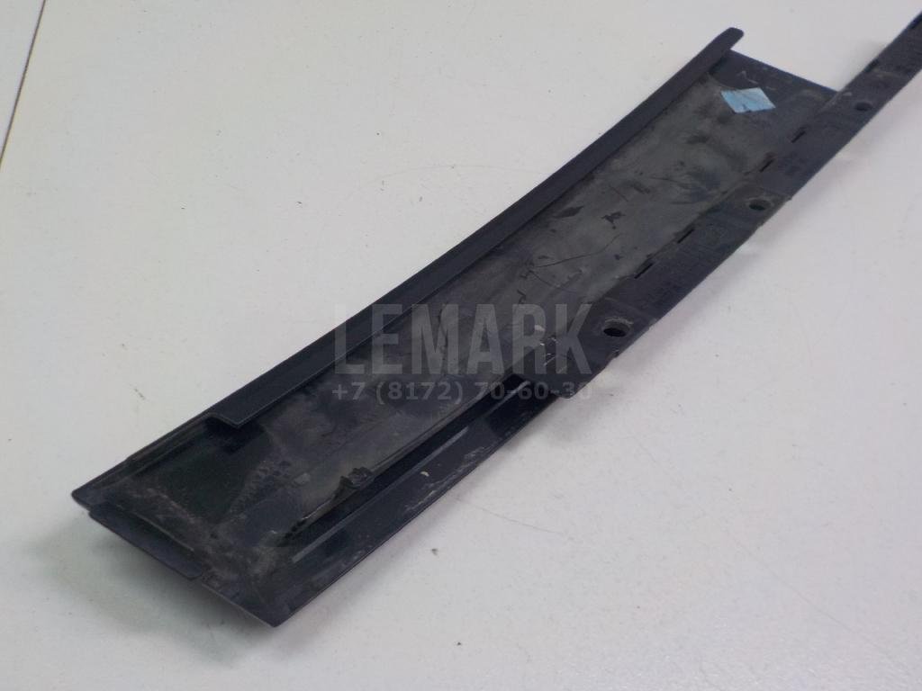 Накладка двери передней правой