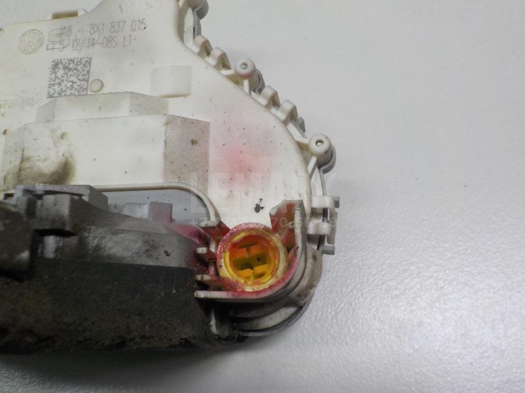 Замок двери передней левой