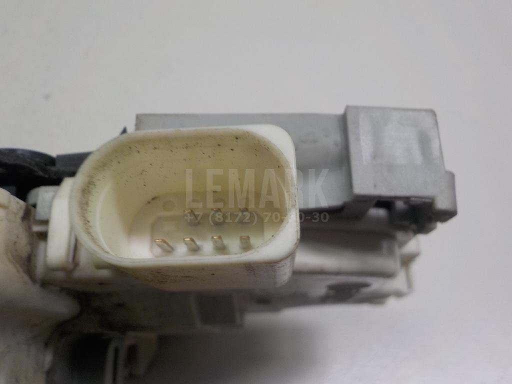 Замок двери передней левой