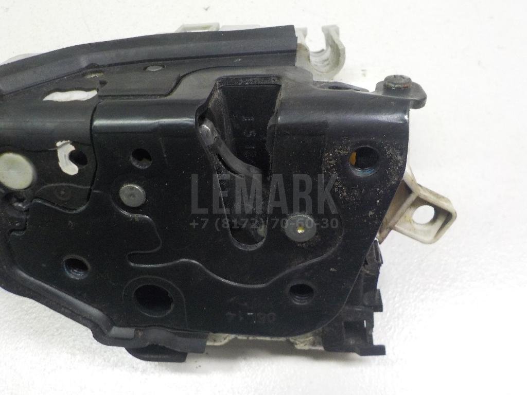 Замок двери передней левой